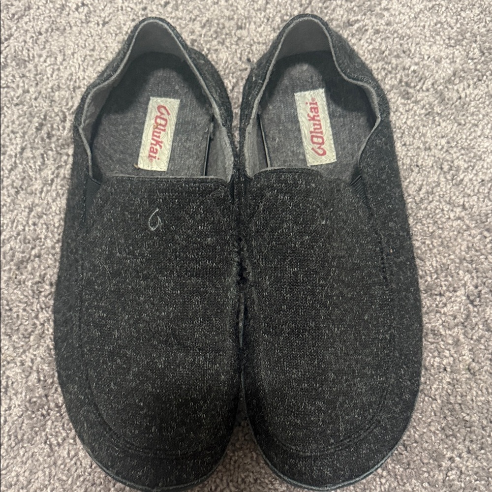 OluKai Men’s Slippers